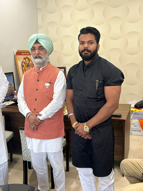 "Taranjit Singh Sandhu" will win with a big margin: Shri Bharat Chandra ji